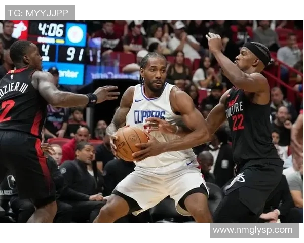 独行侠与快船季前赛精彩对决展现球队新阵容与战术调整